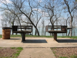 Cedar Hill State Park, picnic pavilion barbeque grilles